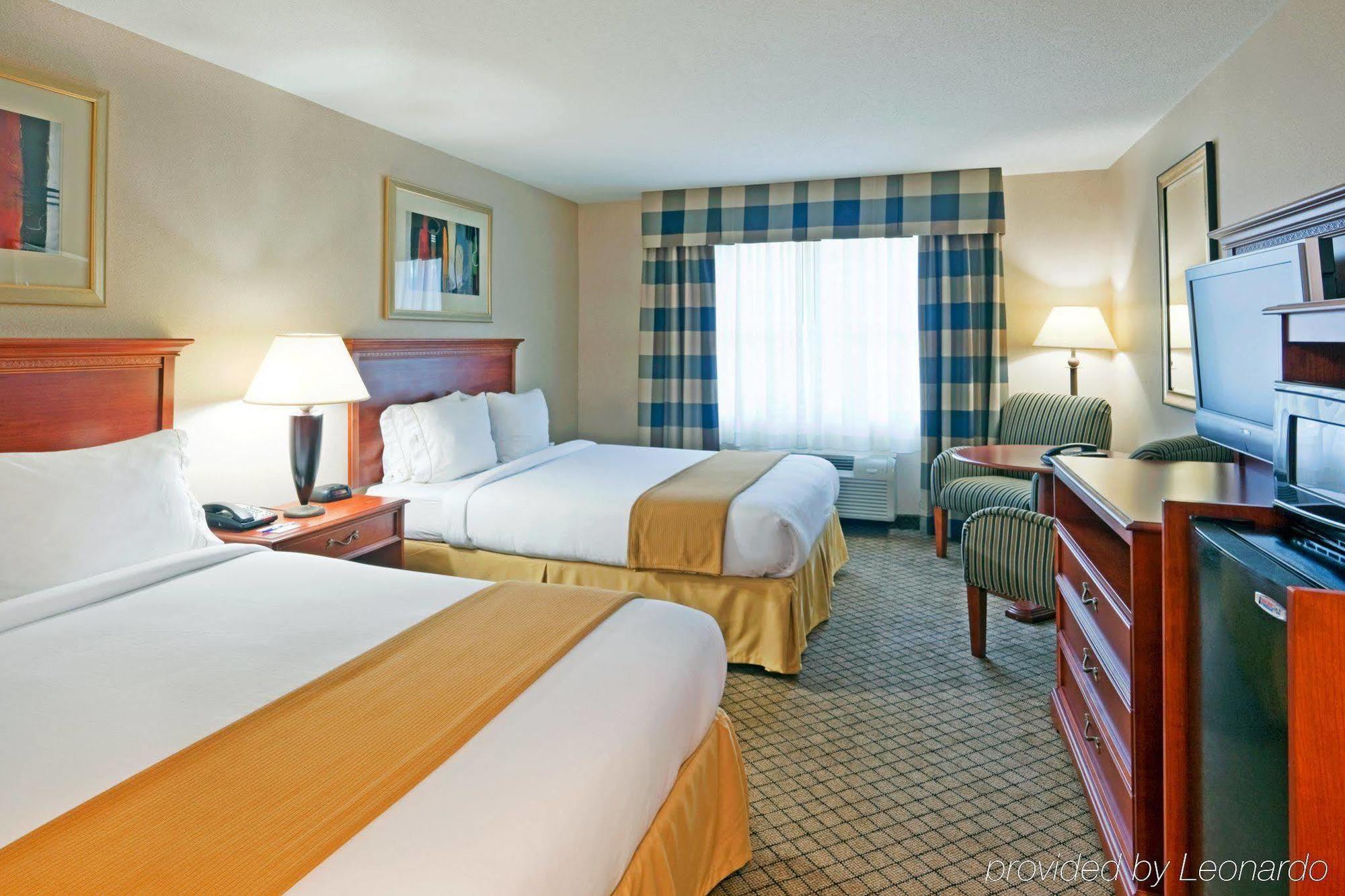 Holiday Inn Express Hotel & Suites Hampton South-Seabrook, An Ihg Hotel Room photo